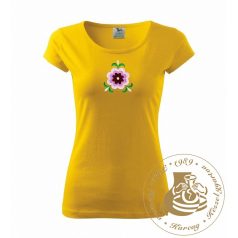 Hímzett női póló kun mintával