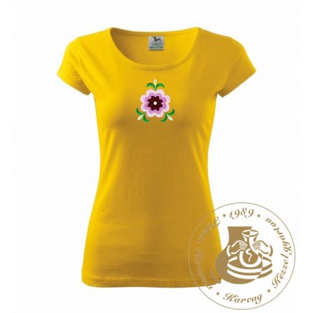 Hímzett női póló kun mintával