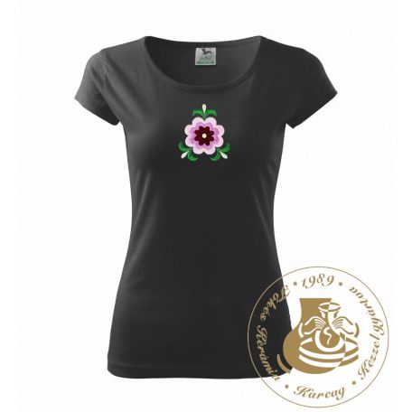 Hímzett női póló kun mintával