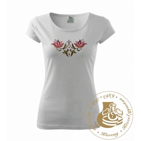 Hímzett női póló kun mintával