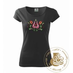 Hímzett női póló kun mintával