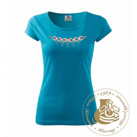 Hímzett női póló kun mintával